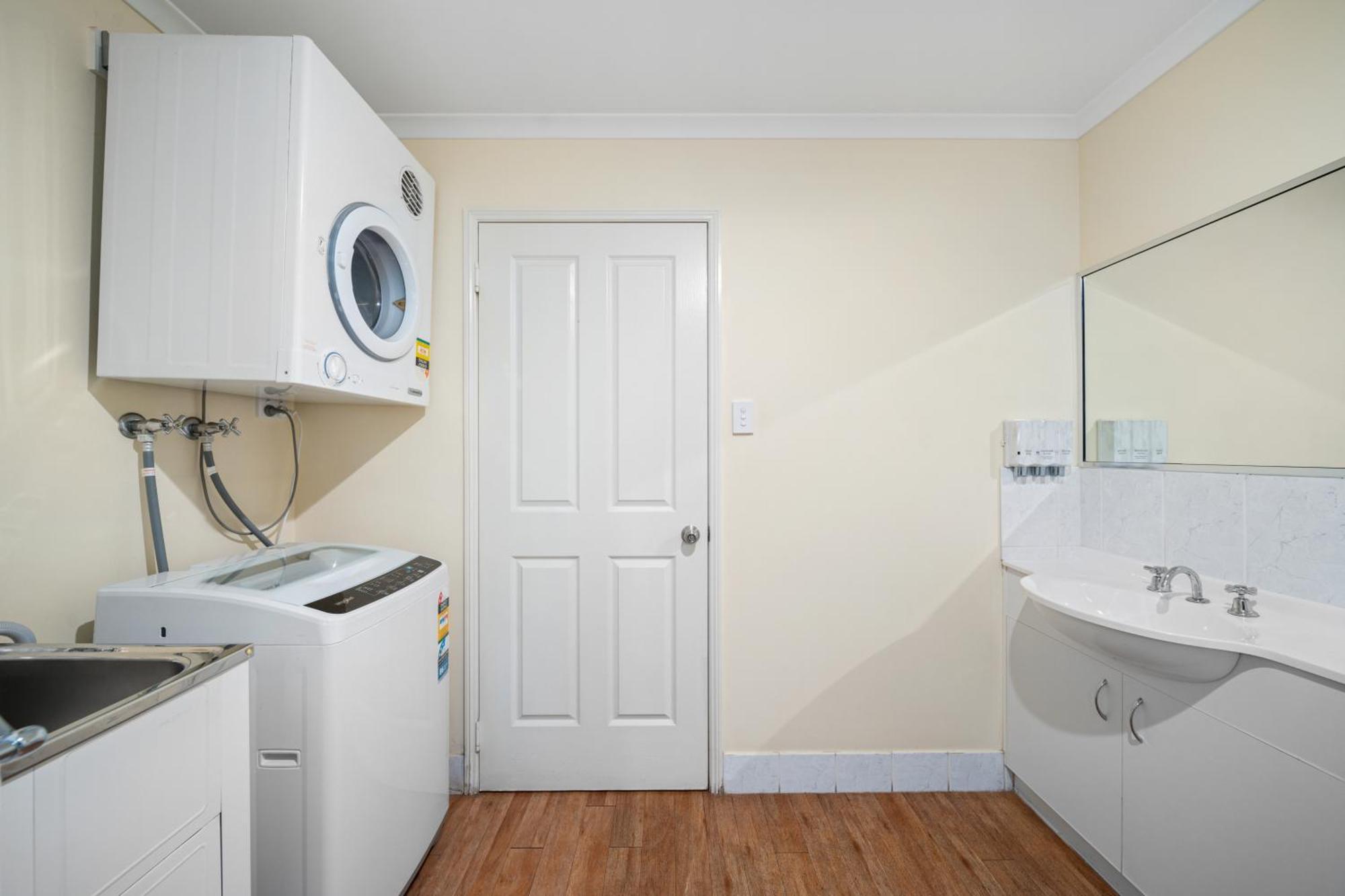Emerald Motel Apartments Εξωτερικό φωτογραφία